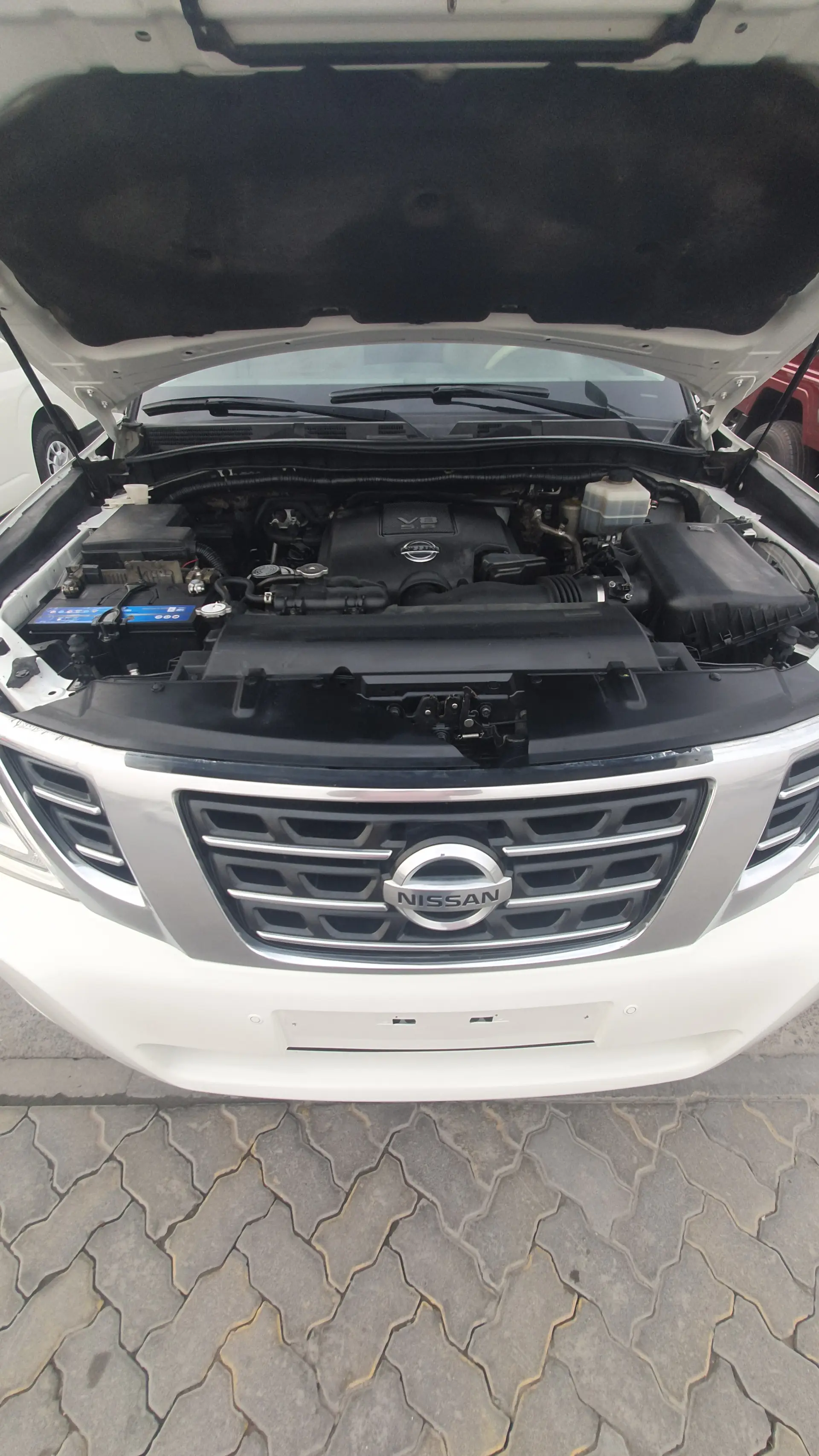 Nissan Patrol 2013 5.6L