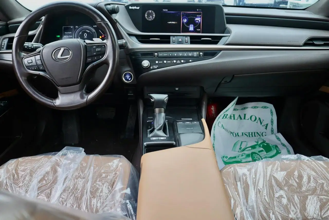 Lexus ES 2021