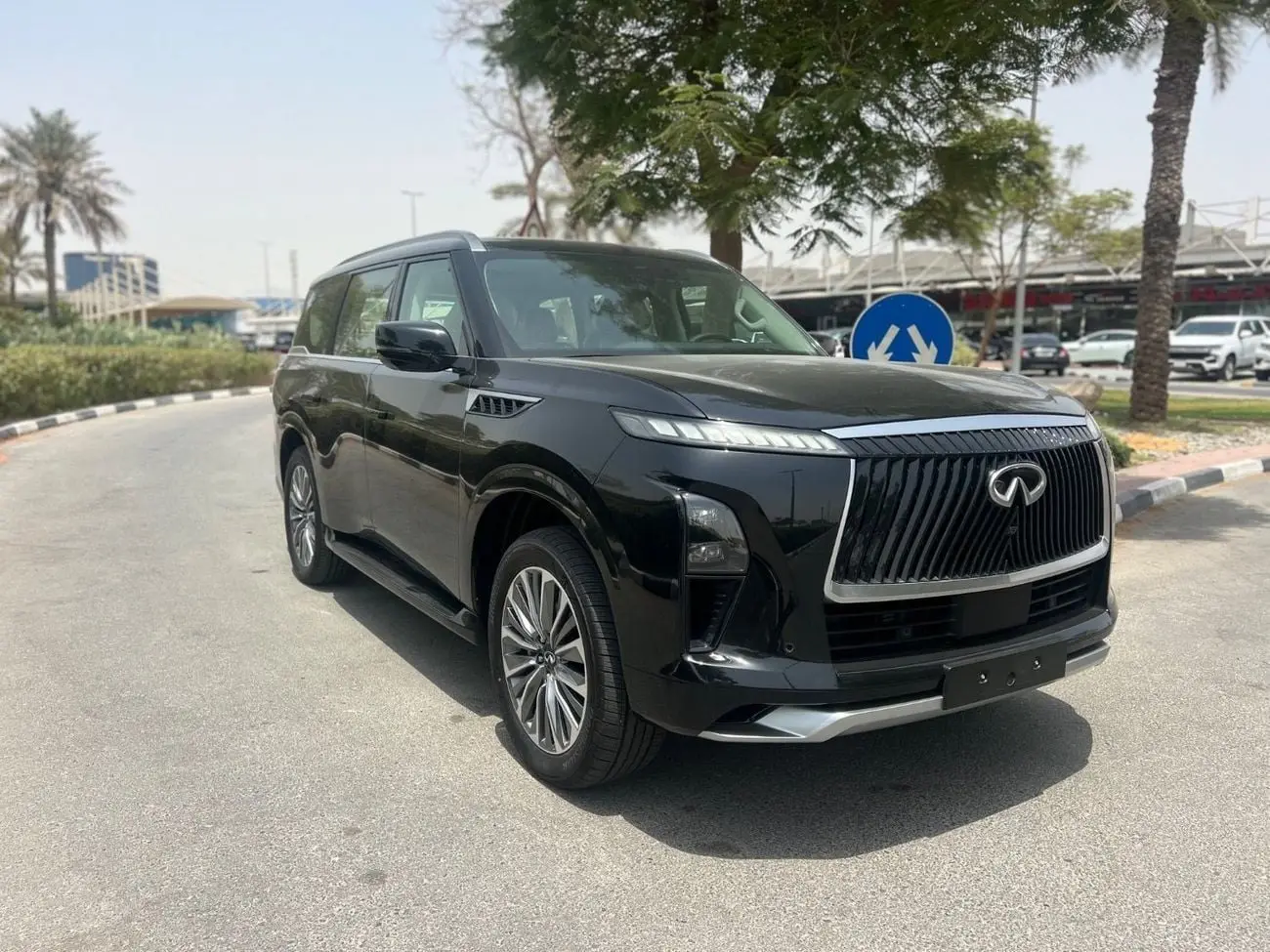 Infiniti QX80 2025 5.6L