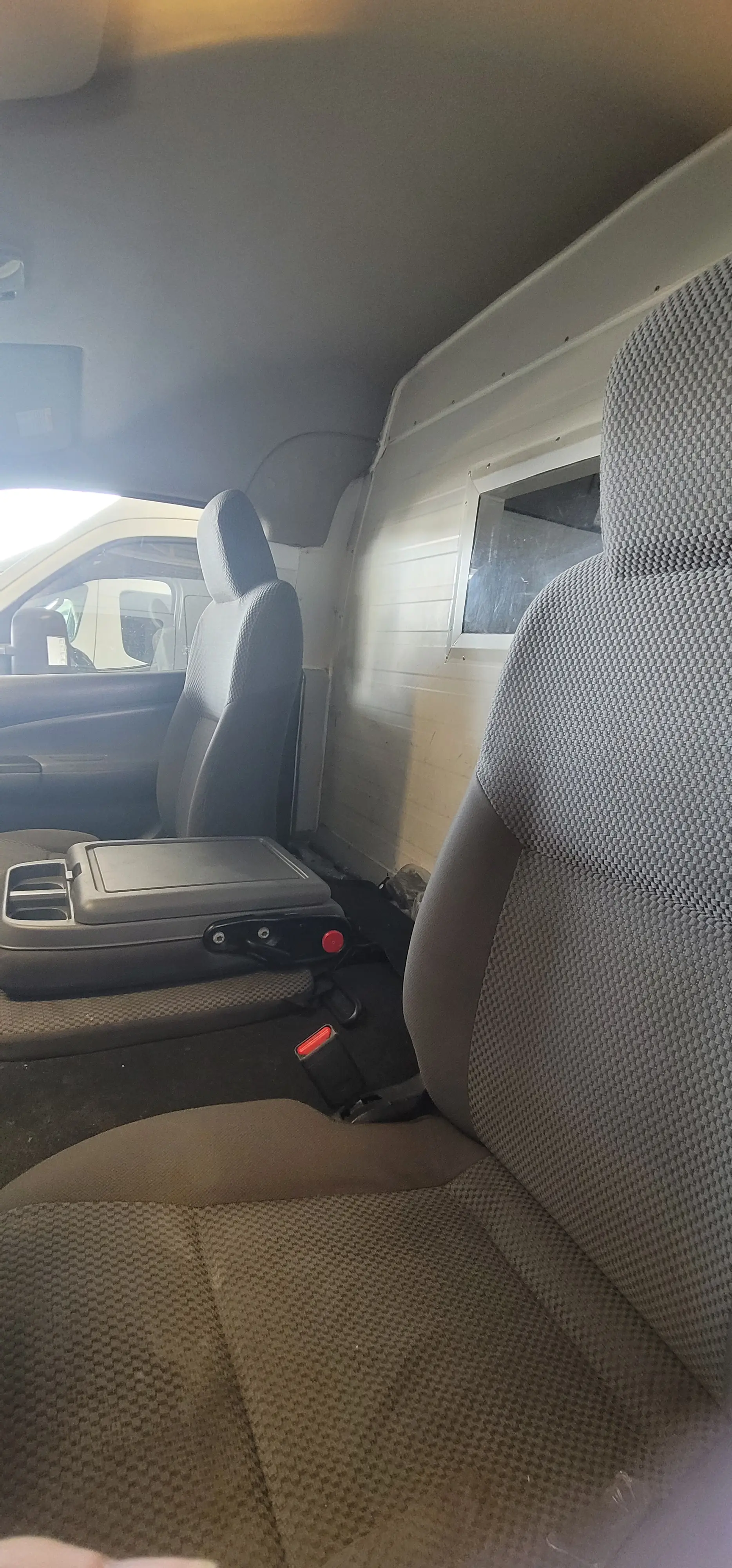 نيسان أورفان 2016 2400L