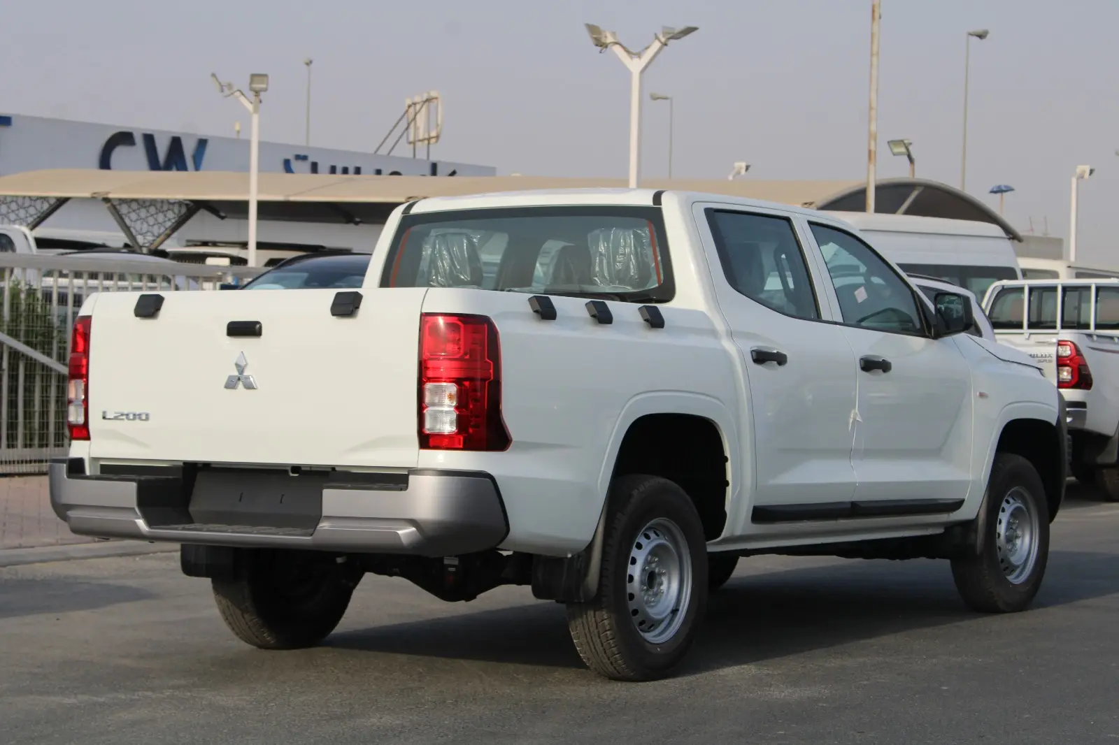 ميتسوبيشي L200 2025 2.4L
