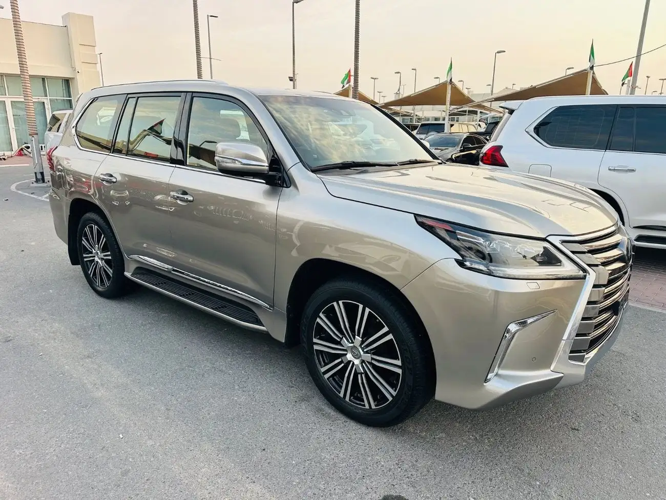 Lexus LX 2017 5.7L