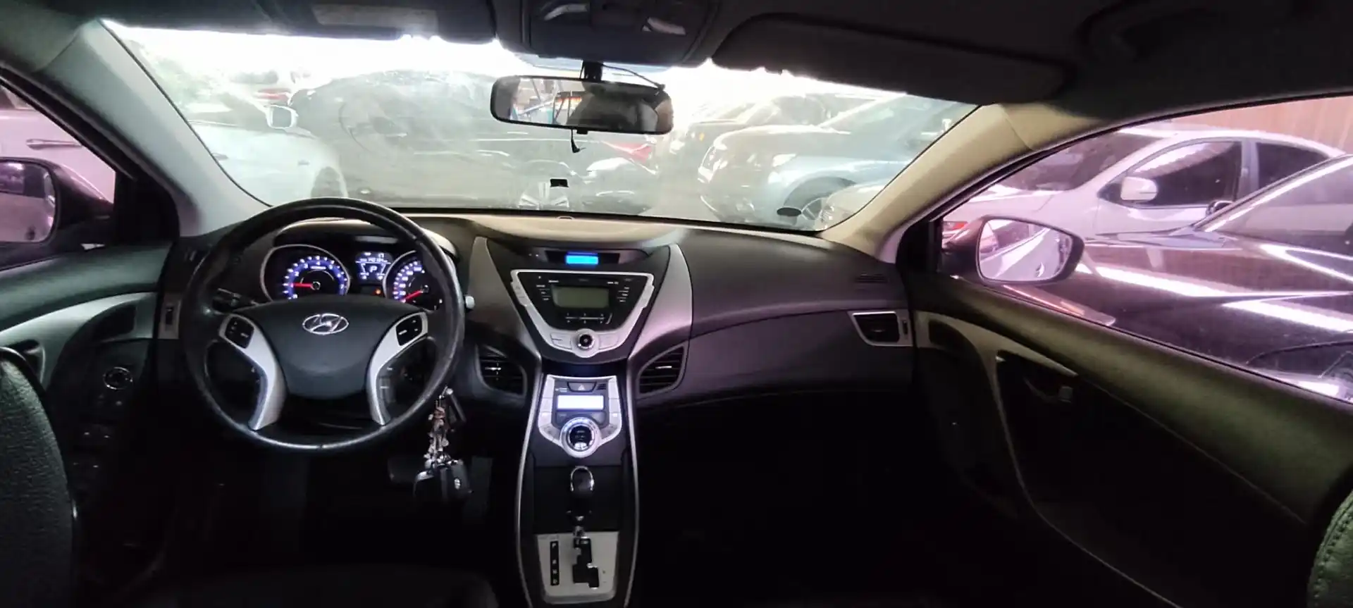 Hyundai Avante 2012 2000L