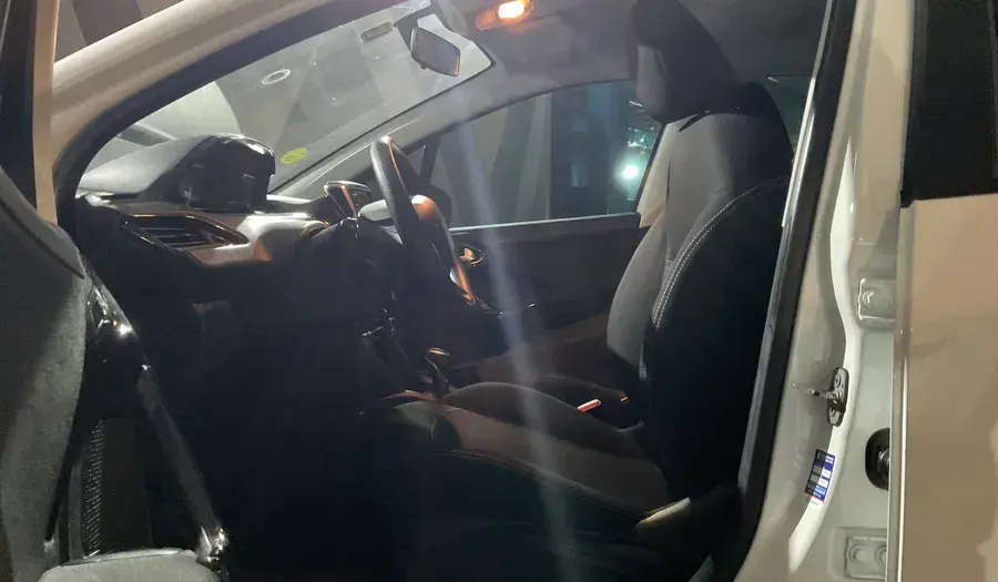 بيجو 208 2019 1.6L