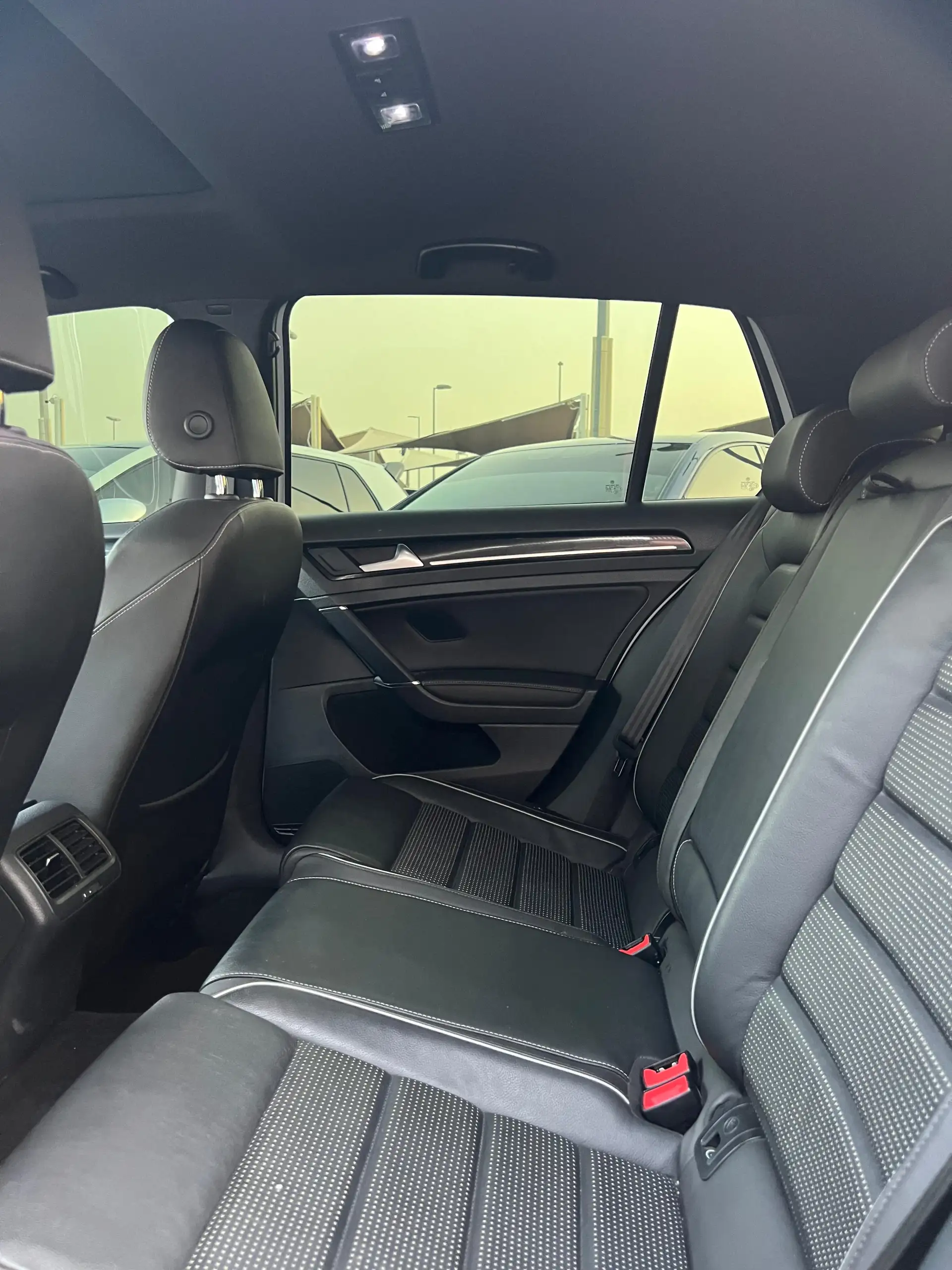 فولكس واجن جولف ار 2019