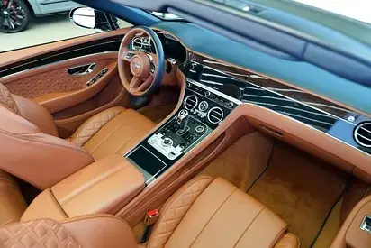 Bentley Continental GTC 2022