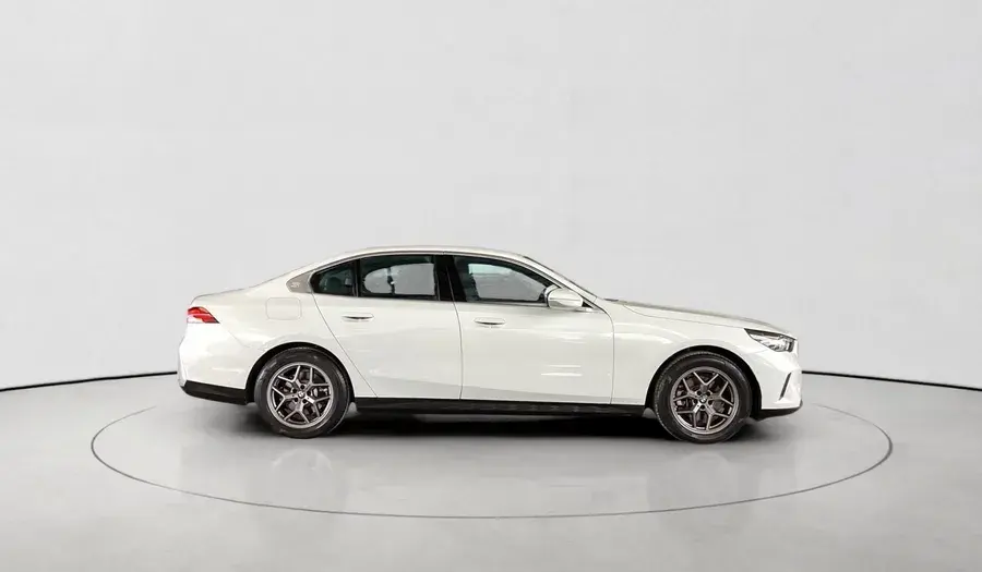 BMW 5 Series 2025