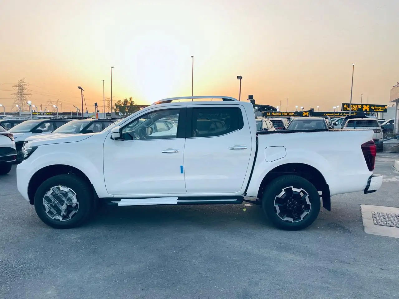 نيسان نافارا 2025 2.5L