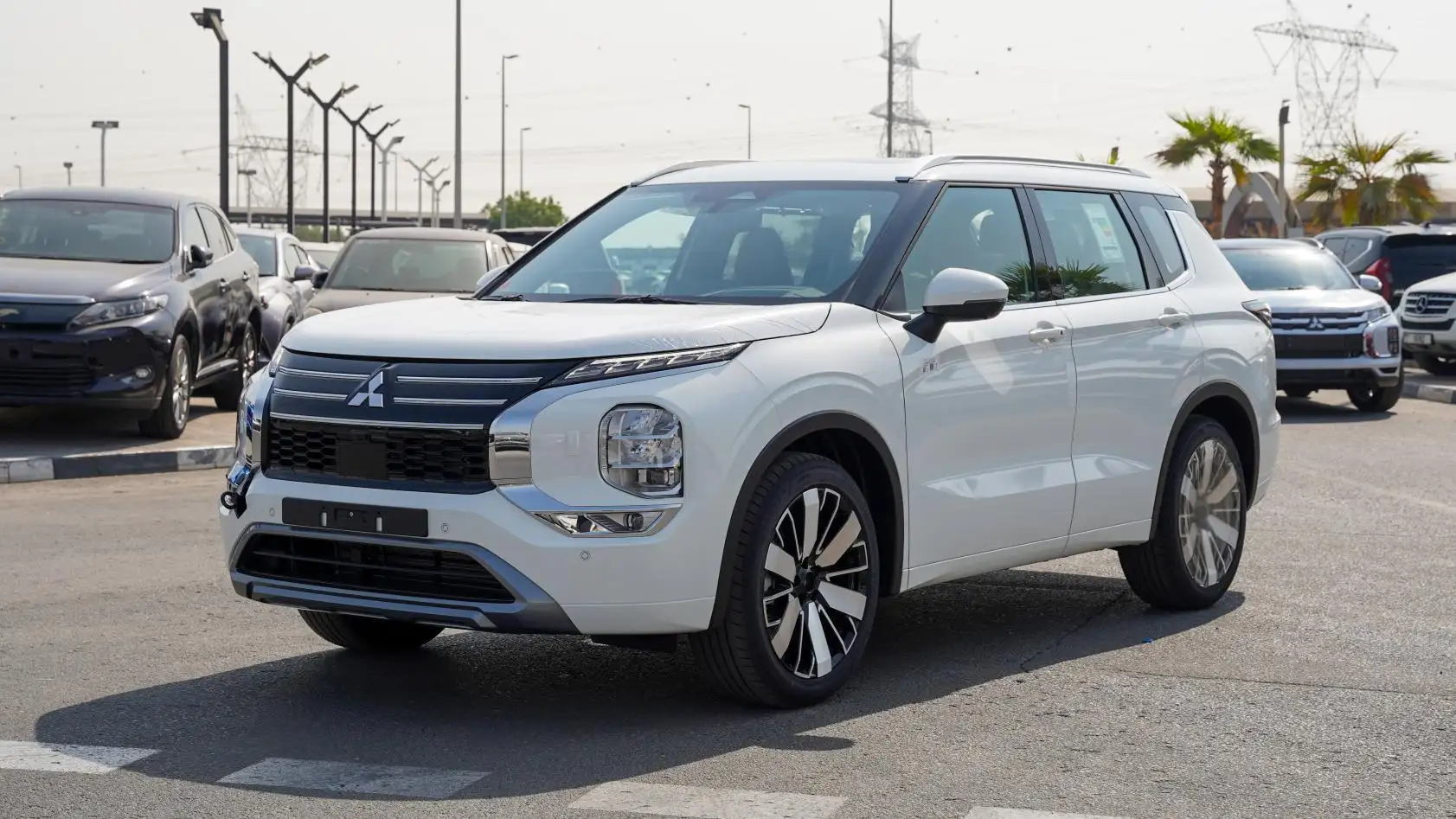 ميتسوبيشي آوتلاندر 2026