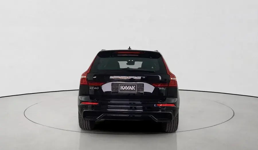 فولفو XC 60 2022