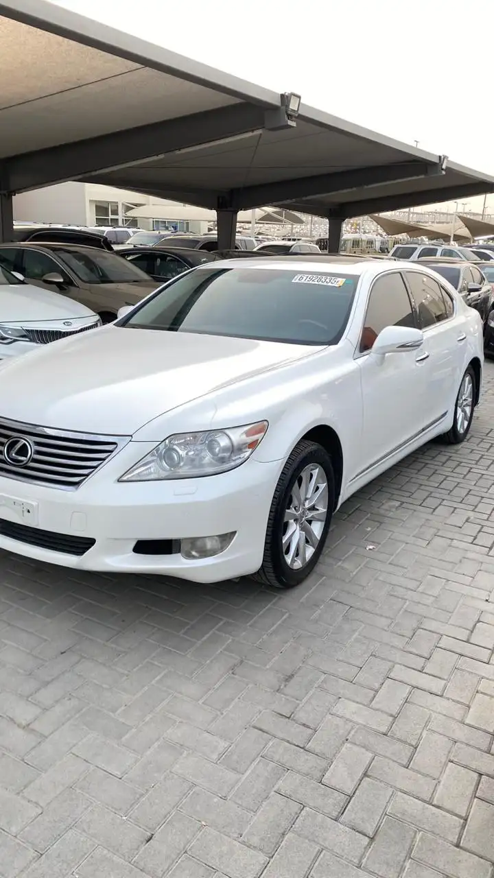 لكزس LS 2010