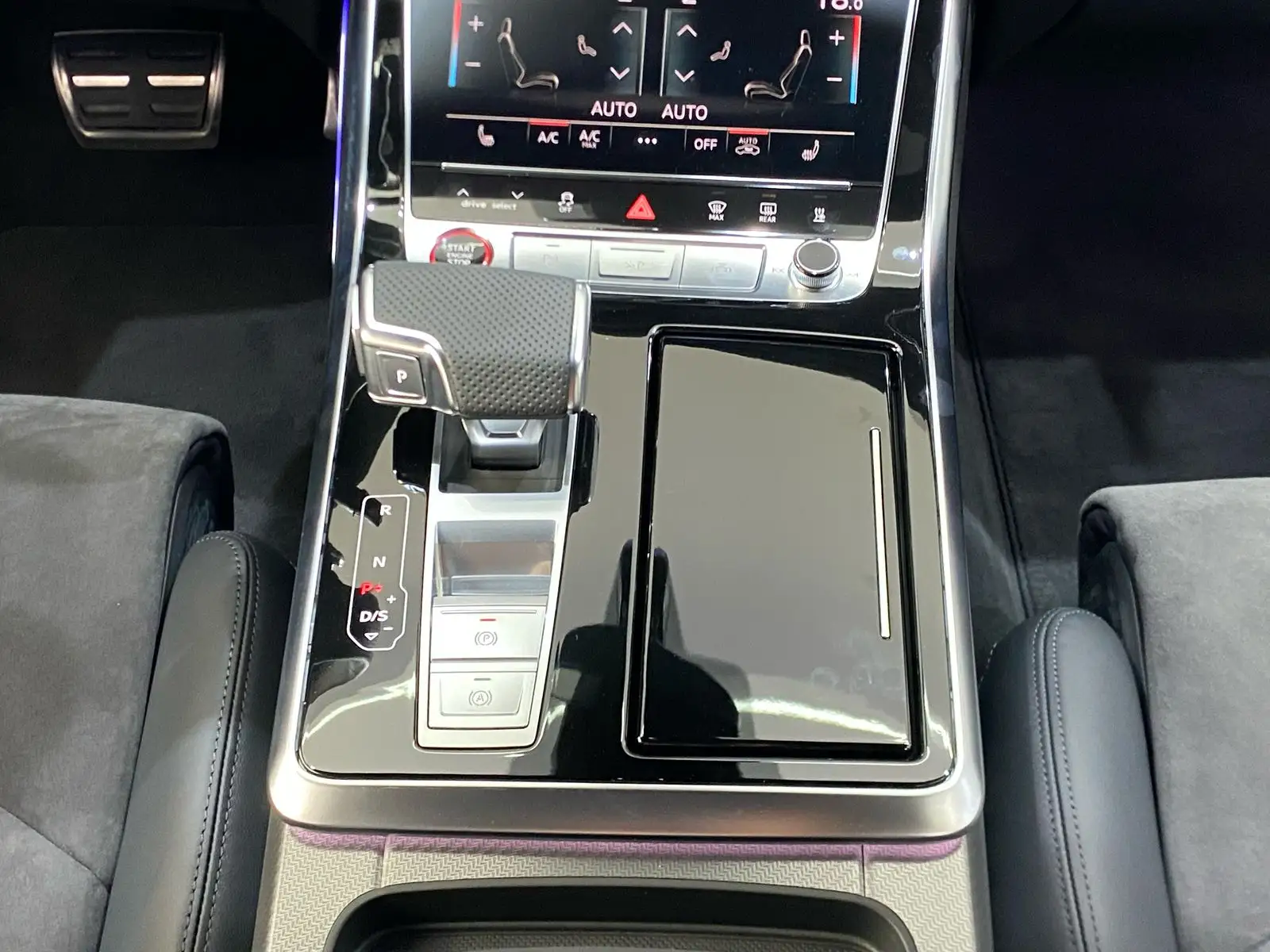 Audi RS Q8 2024 undefinedT