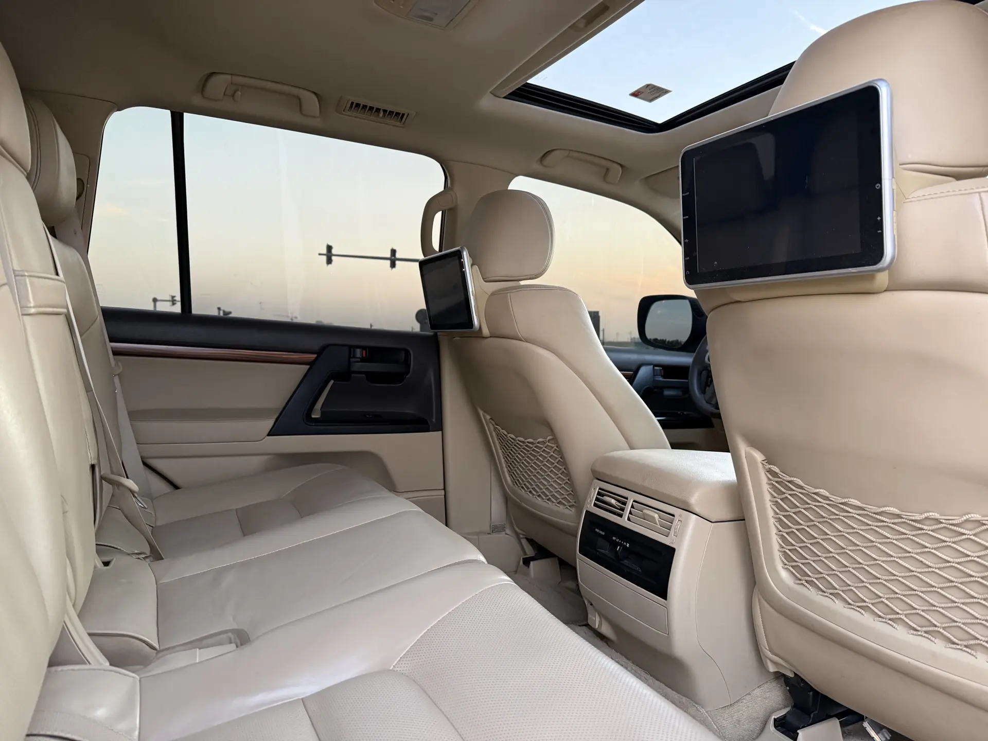 تويوتا لاند كروزر 2017 5700L