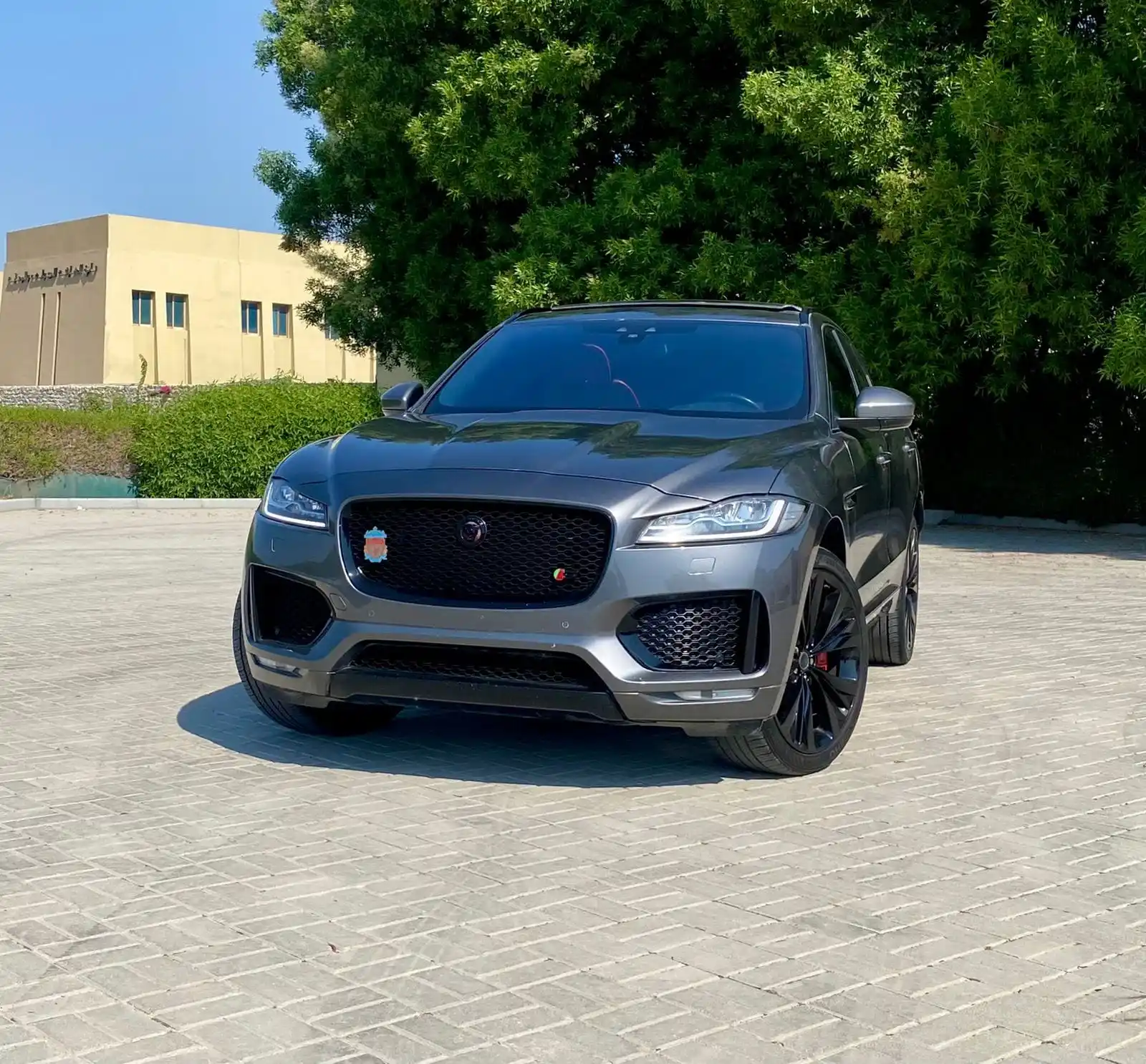 جاكوار F Pace 2017