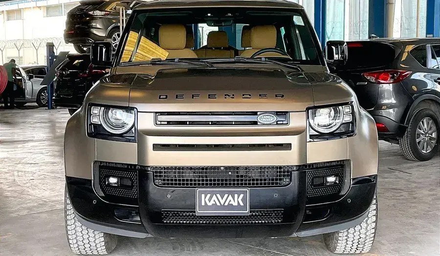 لاند روفر ديفندر 2023