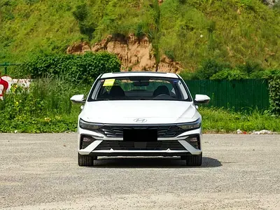 Hyundai Elantra 2025