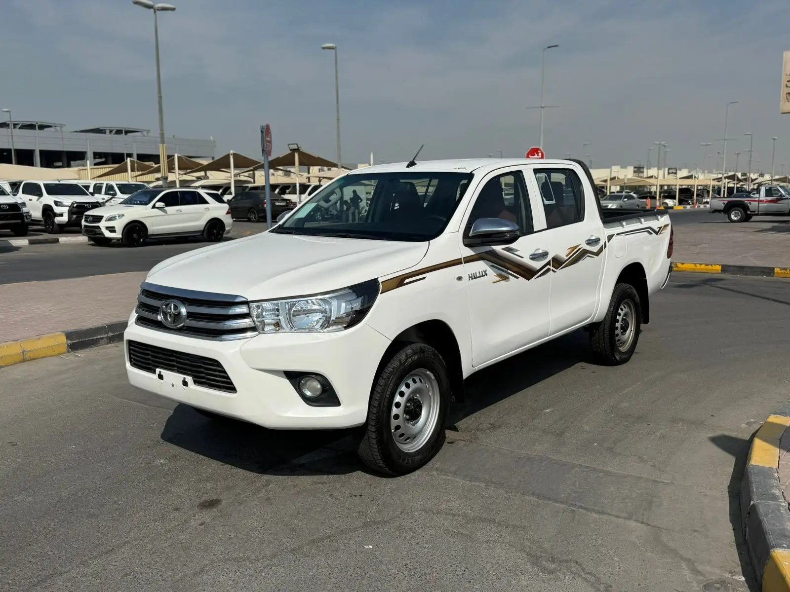 تويوتا هيلوكس 2024