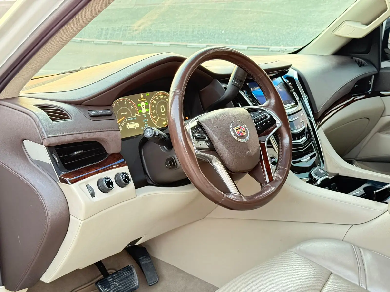 كاديلاك اسكاليد 2015 3.5L