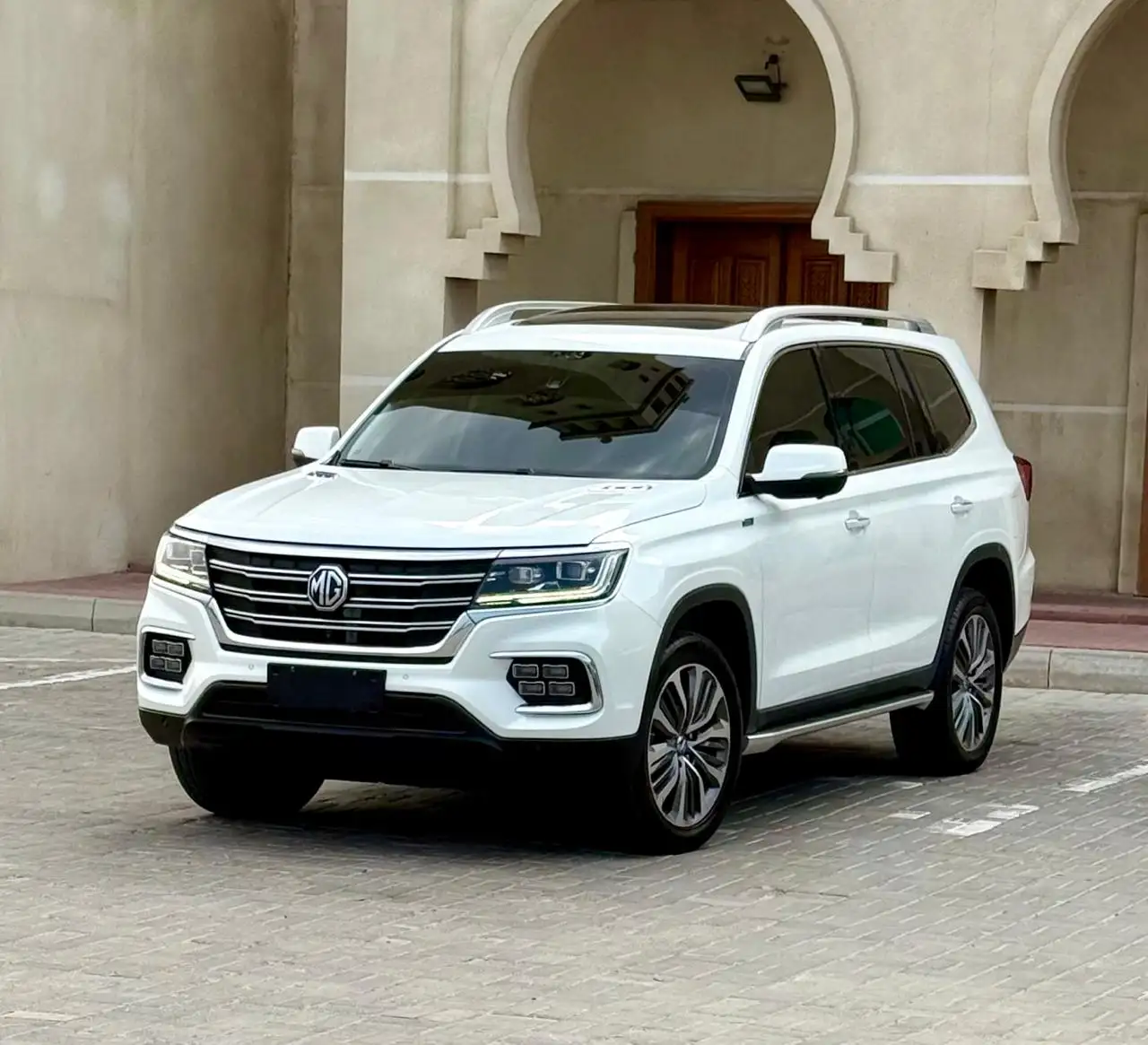 أم جي RX8 2023 2T