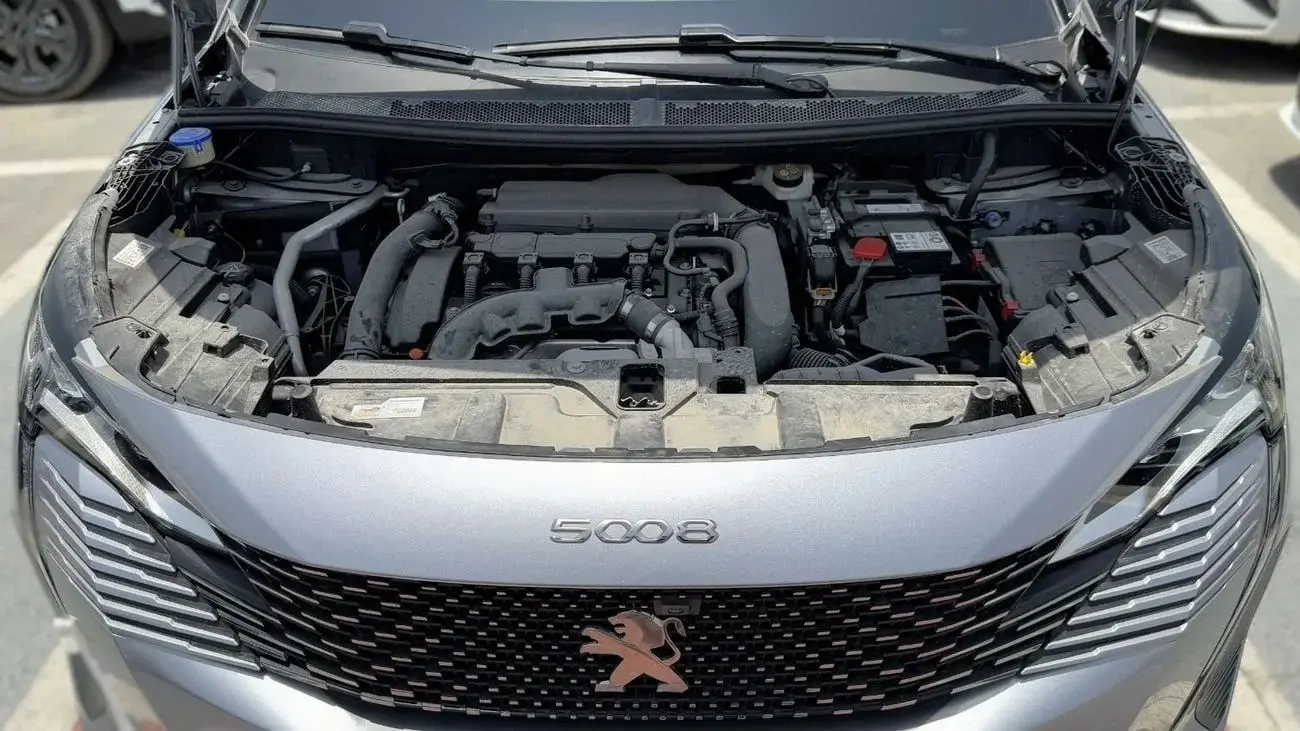 Peugeot 5008 2025 1.6L