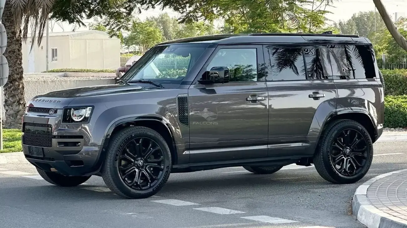 لاند روفر ديفندر 2025 4.4L