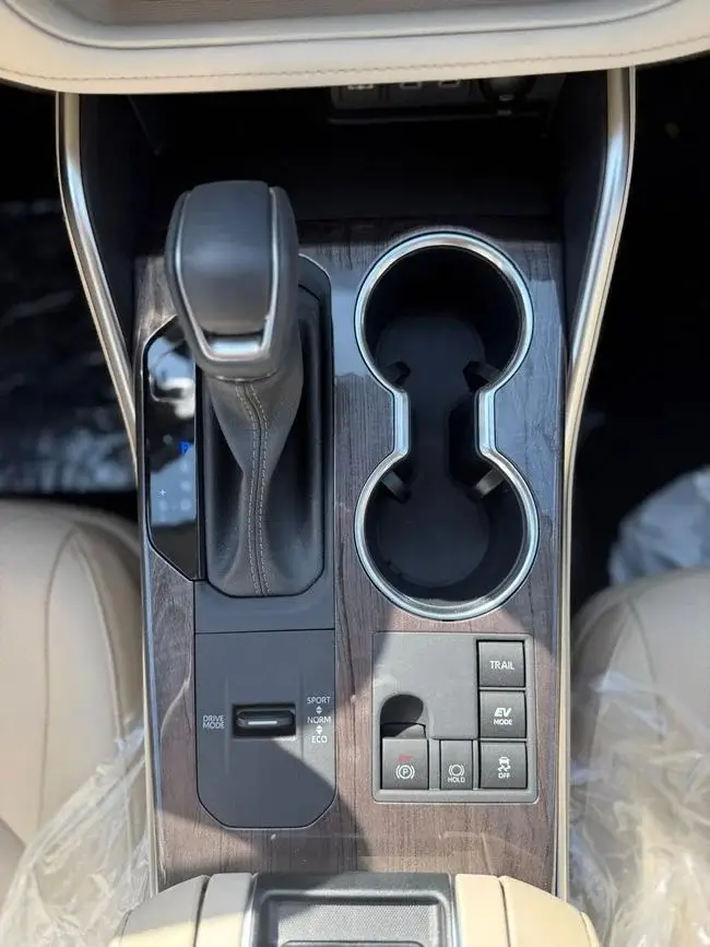 تويوتا هايلاندر 2025 2.5L