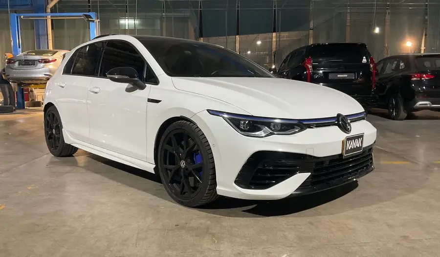 فولكس واجن جولف ار 2023