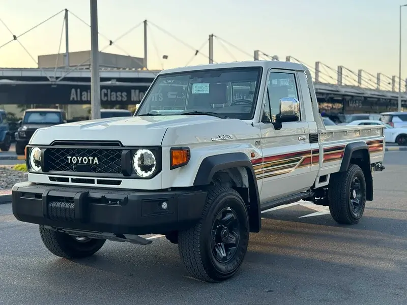 تويوتا لاند كروزر بيك آب 2025