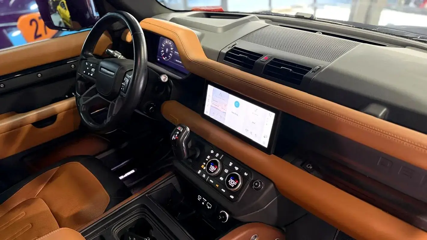 Land Rover Defender 2022