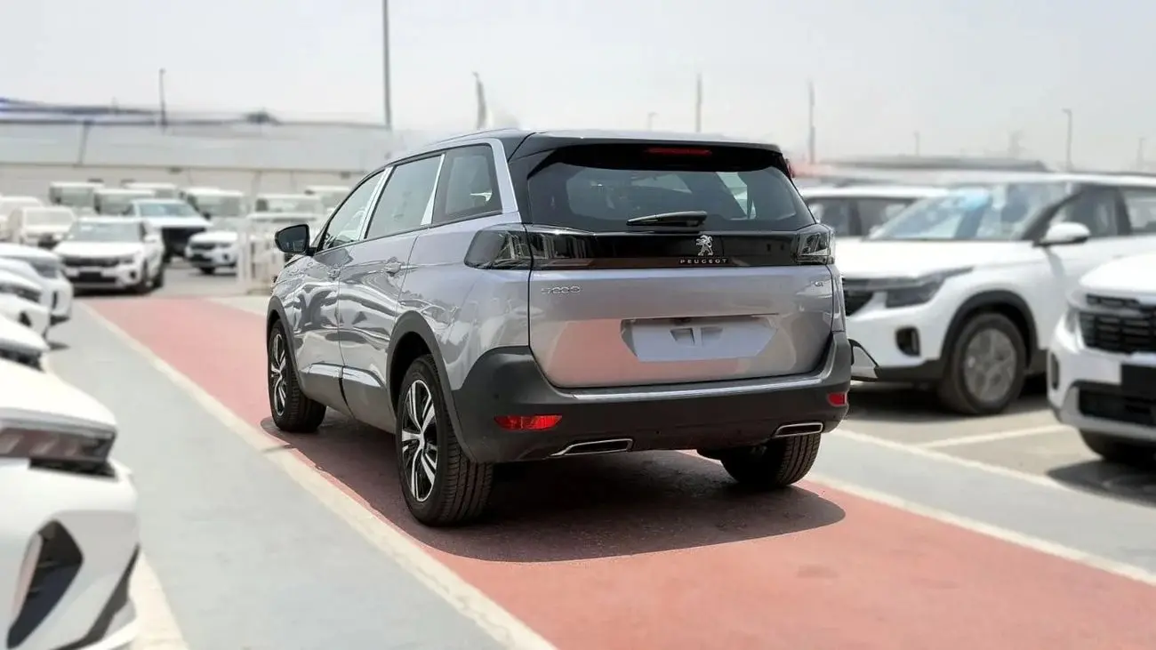 Peugeot 5008 2025 1.6L