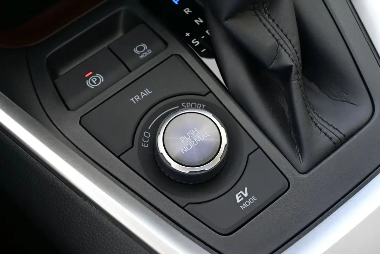 Toyota RAV4 2025 2.5L