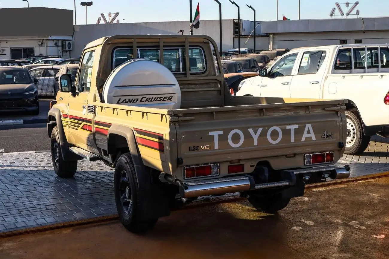 Toyota Land Cruiser Pick Up 2025