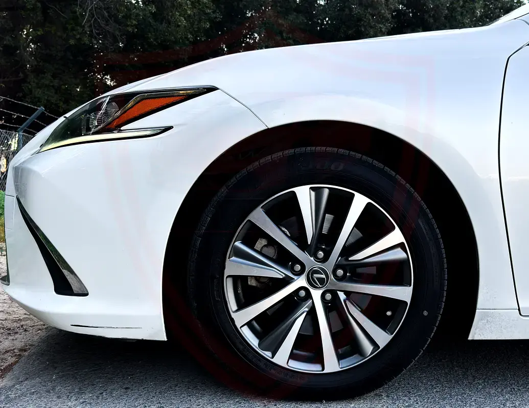 Lexus ES 2020