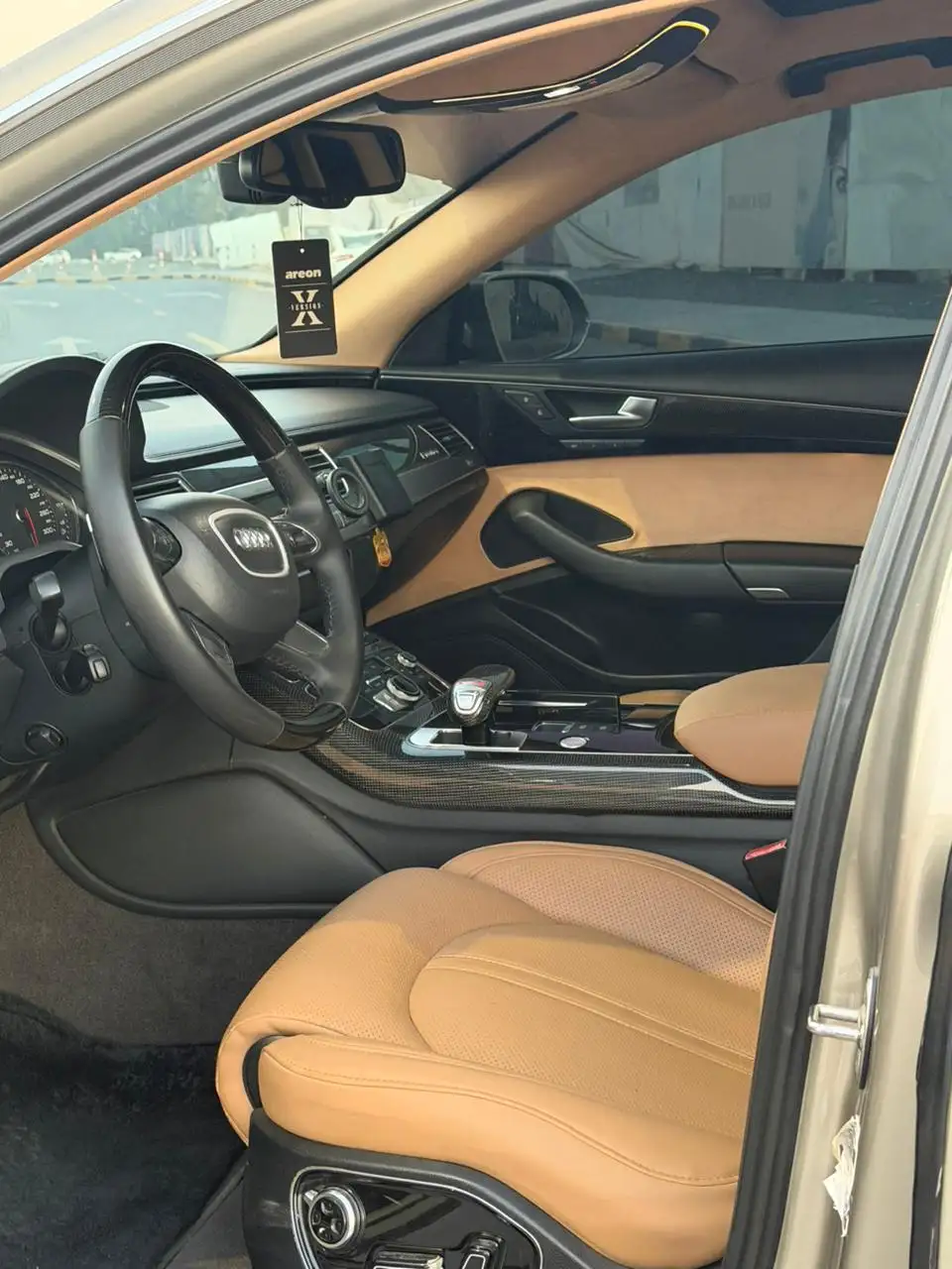 Audi A8 2012 undefinedL