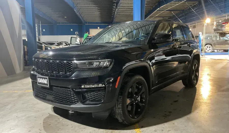 جيب جراند شيروكي 2023