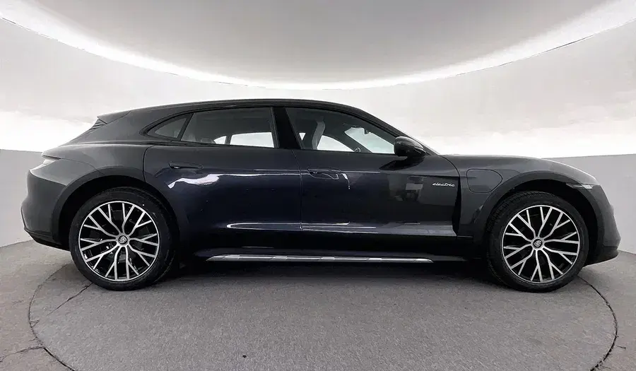 بورش تايكان 2022