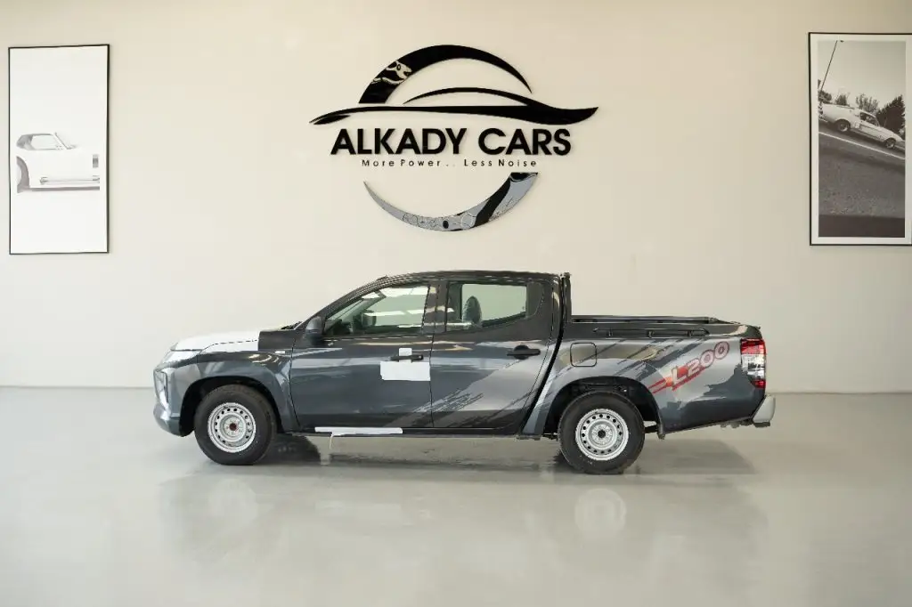 ميتسوبيشي L200 2023 2.5L