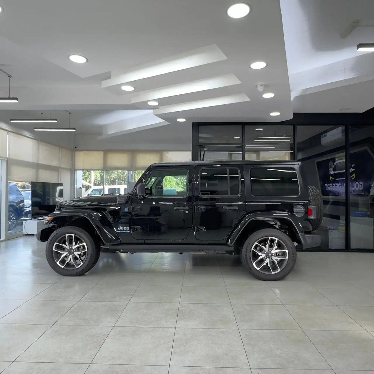 Jeep Wrangler 2024 2L