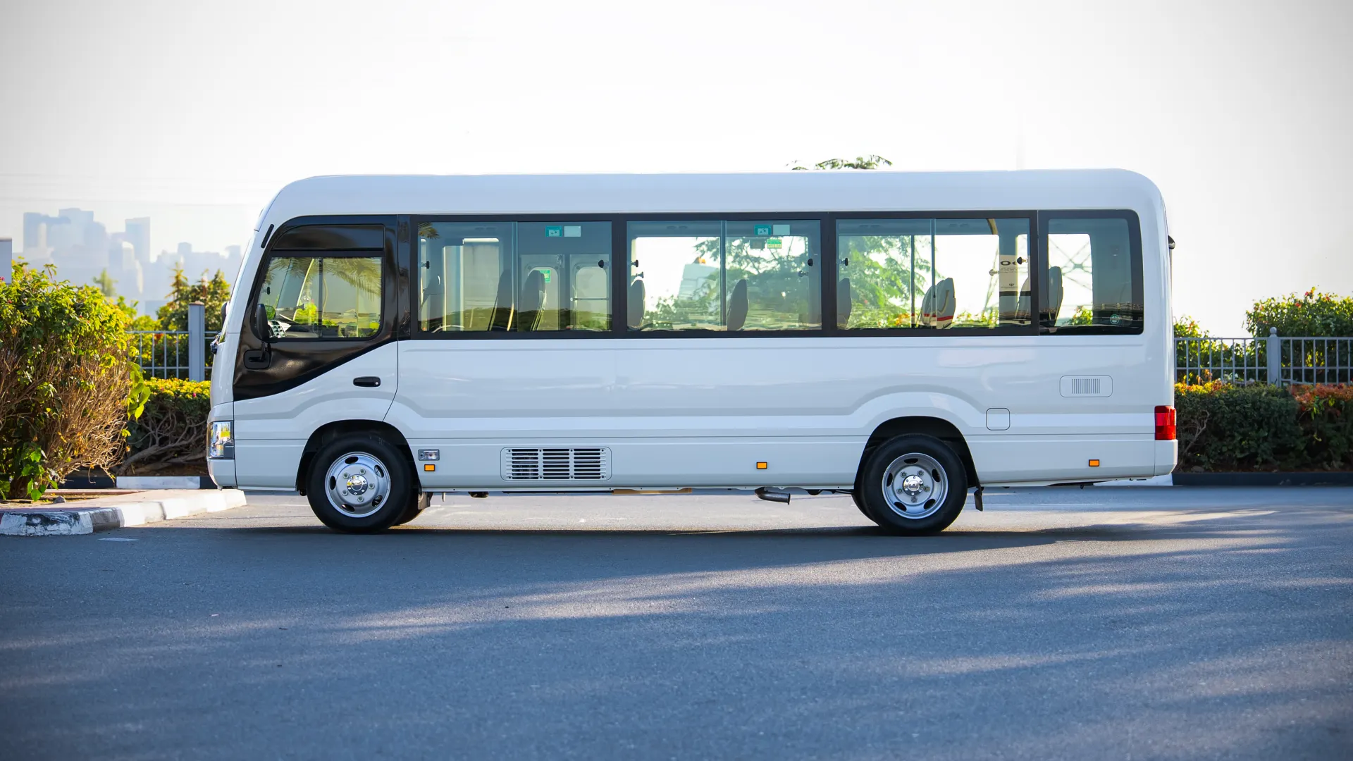 Toyota Coaster 2025 4L