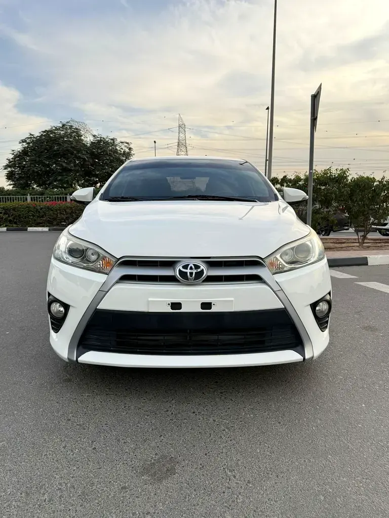 تويوتا يارس 2016