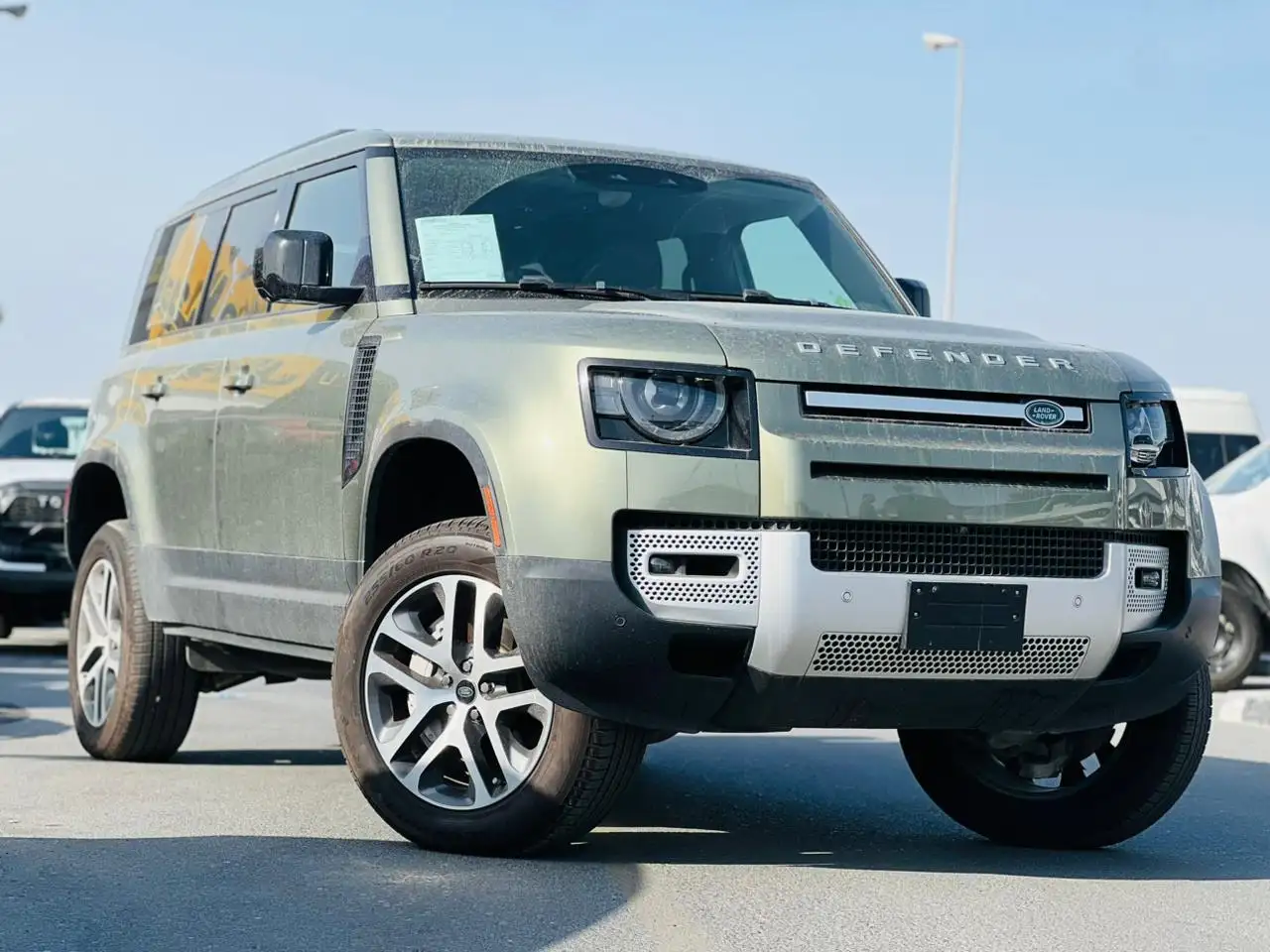 لاند روفر ديفندر 2023 2.5L