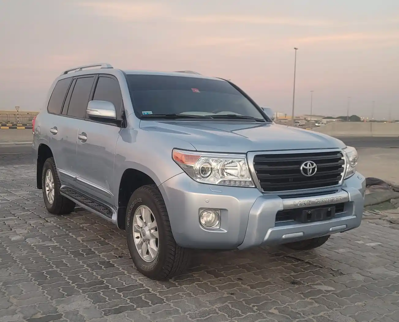 Toyota Land Cruiser 2012 5.7L