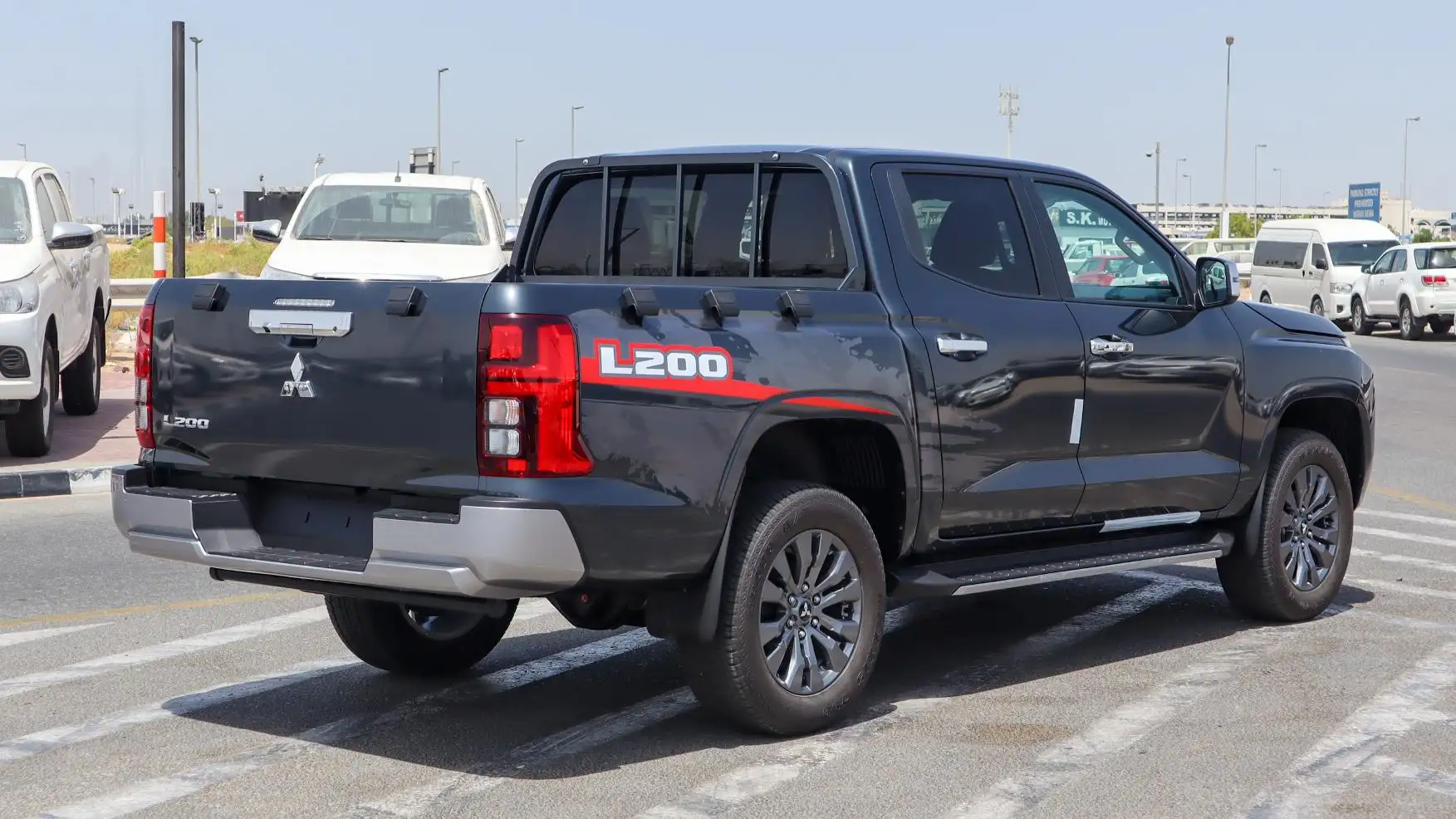 Mitsubishi L200 2025