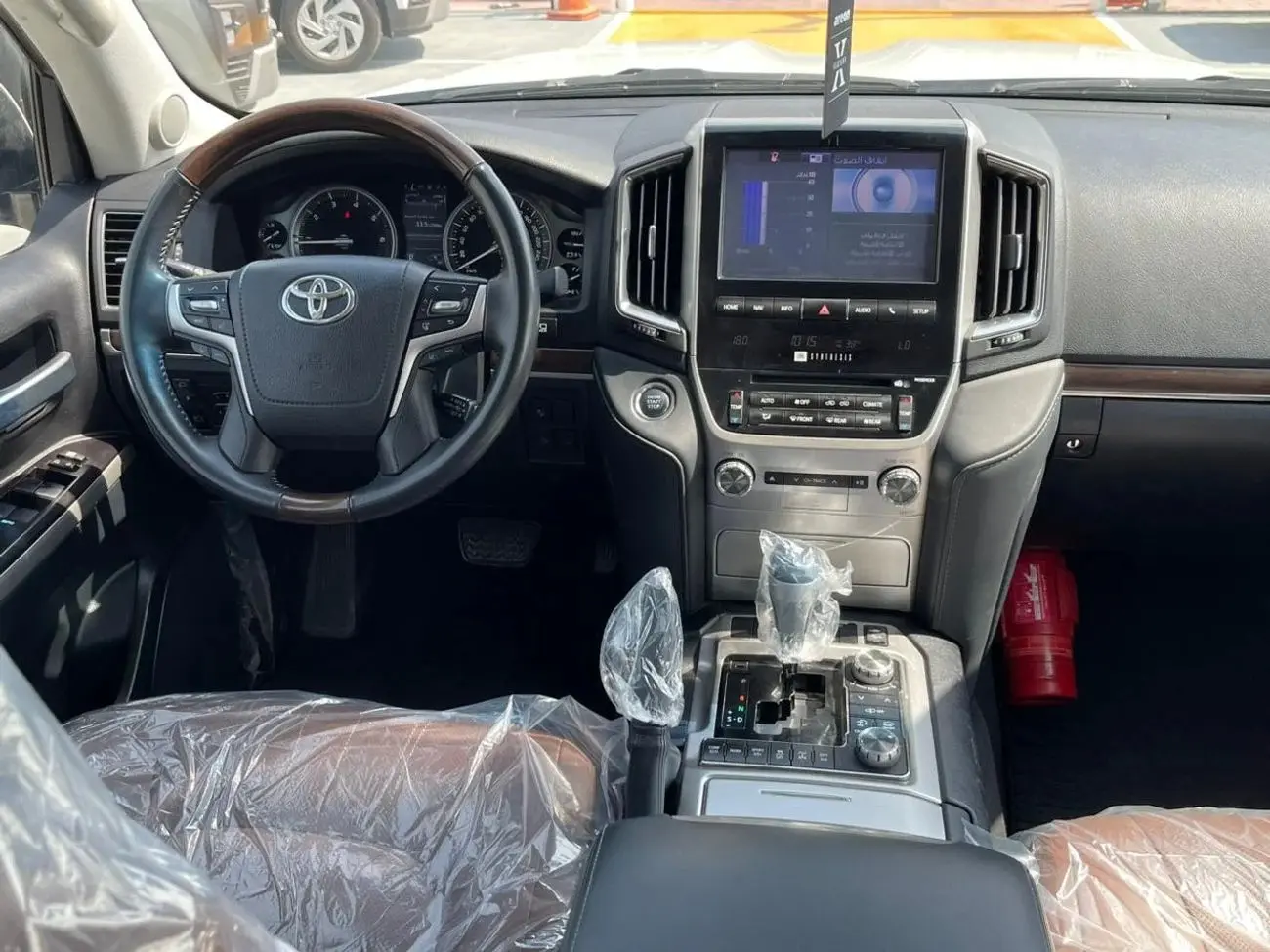 تويوتا لاند كروزر 2021 5.7L