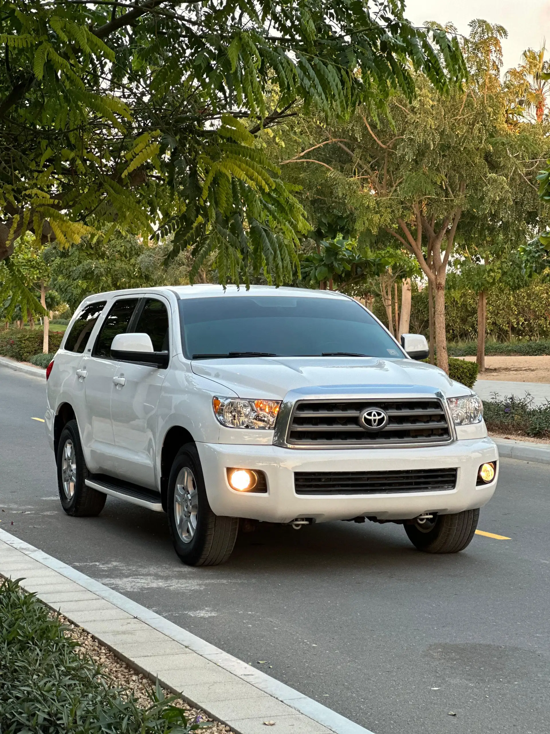 Toyota Sequoia 2013 5.7L