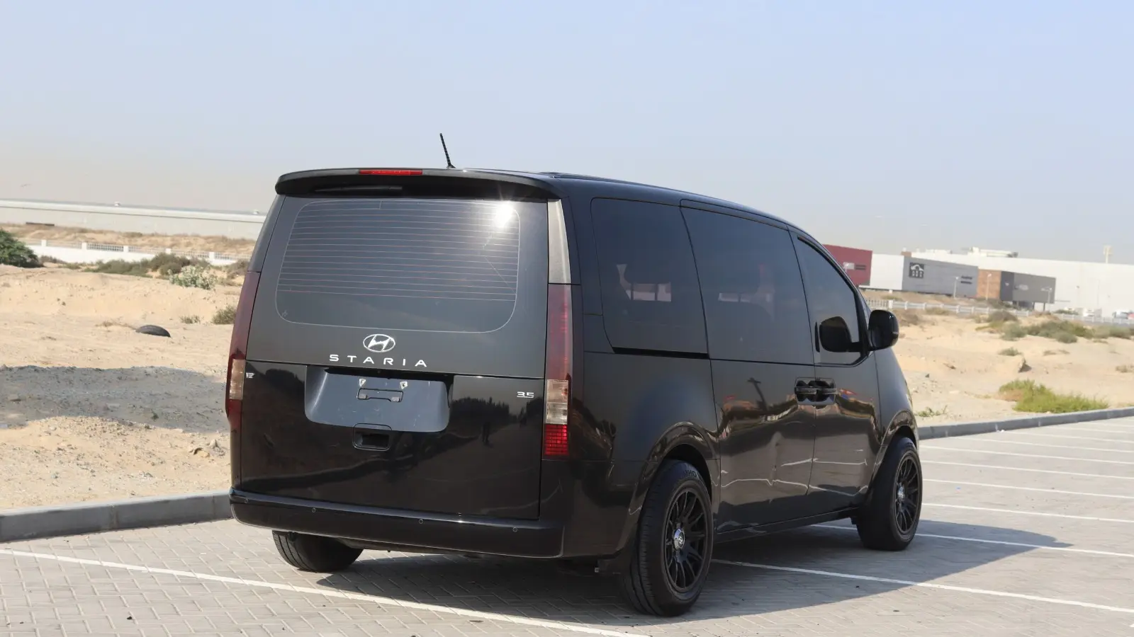 هيونداي ستاريا 2023