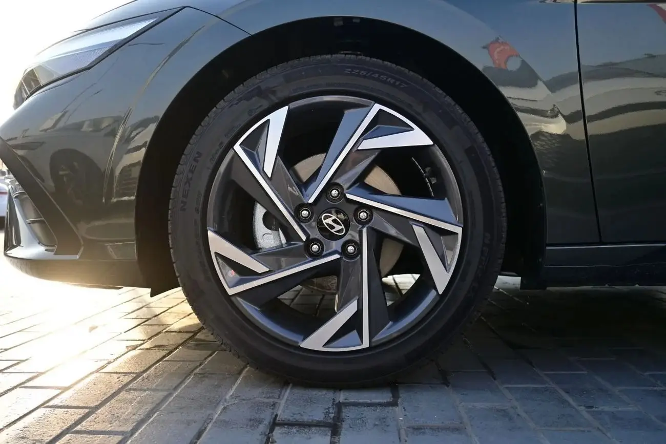 Hyundai Elantra 2025 1.5L