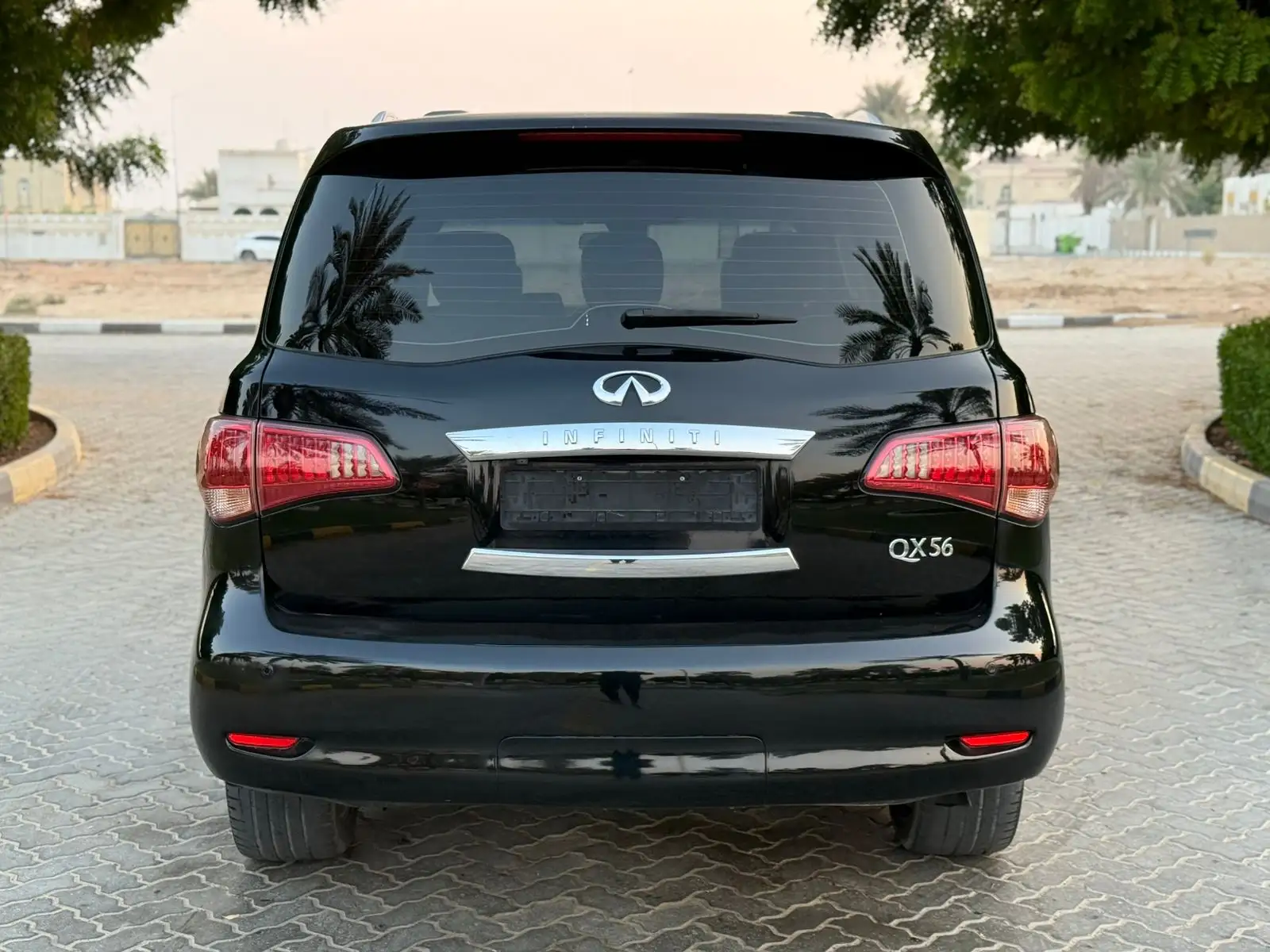 Infiniti QX56 2011 5000L