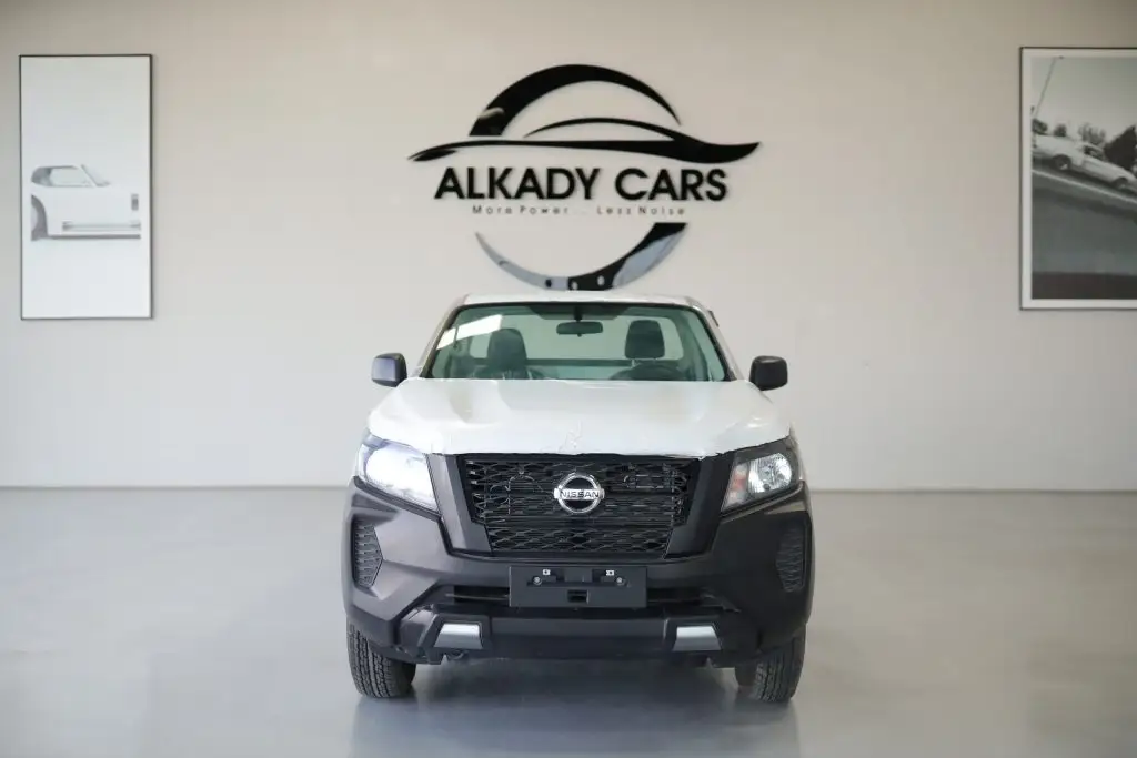 نيسان نافارا 2023 2.5L
