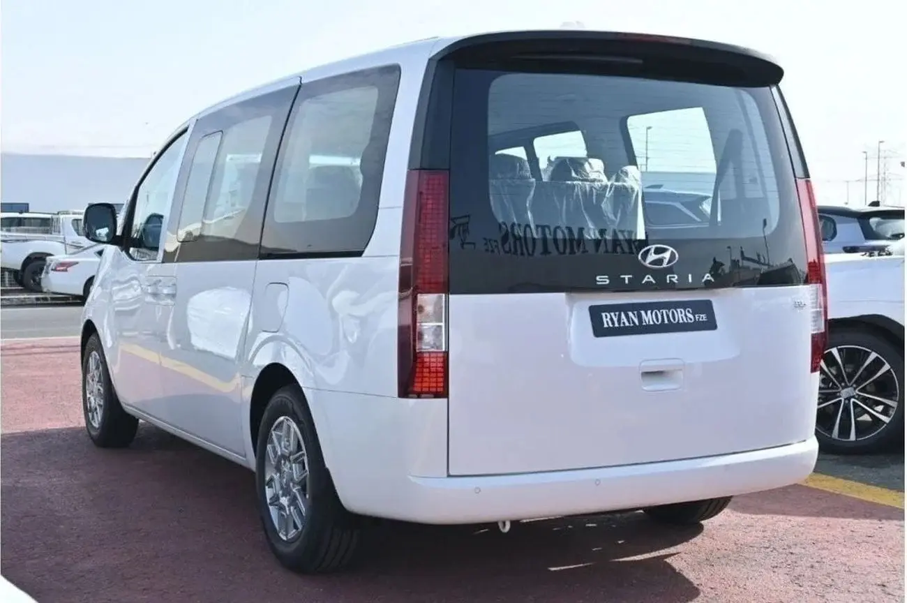 Hyundai Staria 2024 3.5L